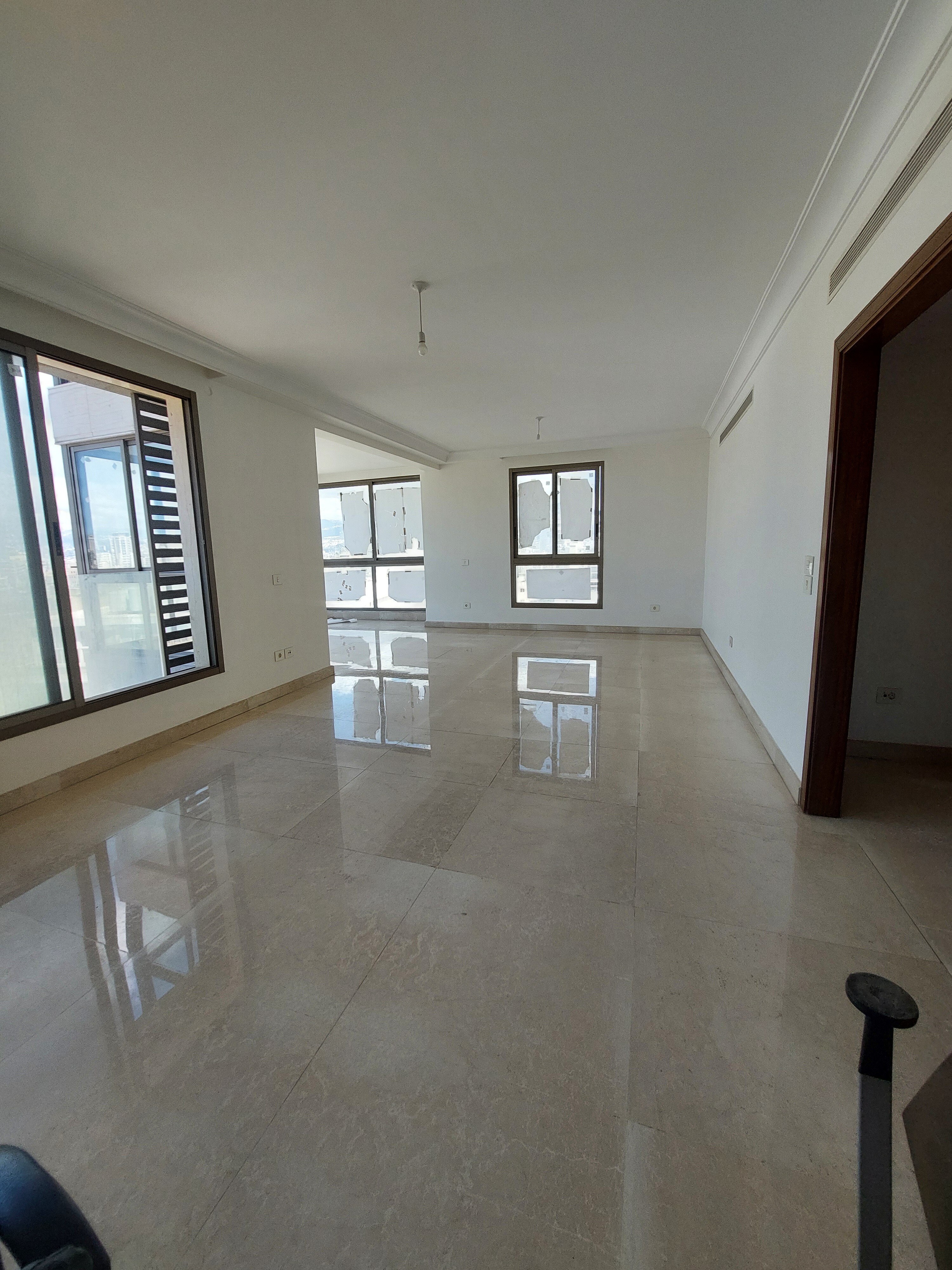 Badaro, Beirut, Lebanon, 4 Bedrooms Bedrooms, 4 Rooms Rooms,5 BathroomsBathrooms,Apartment,Buy,20187701486