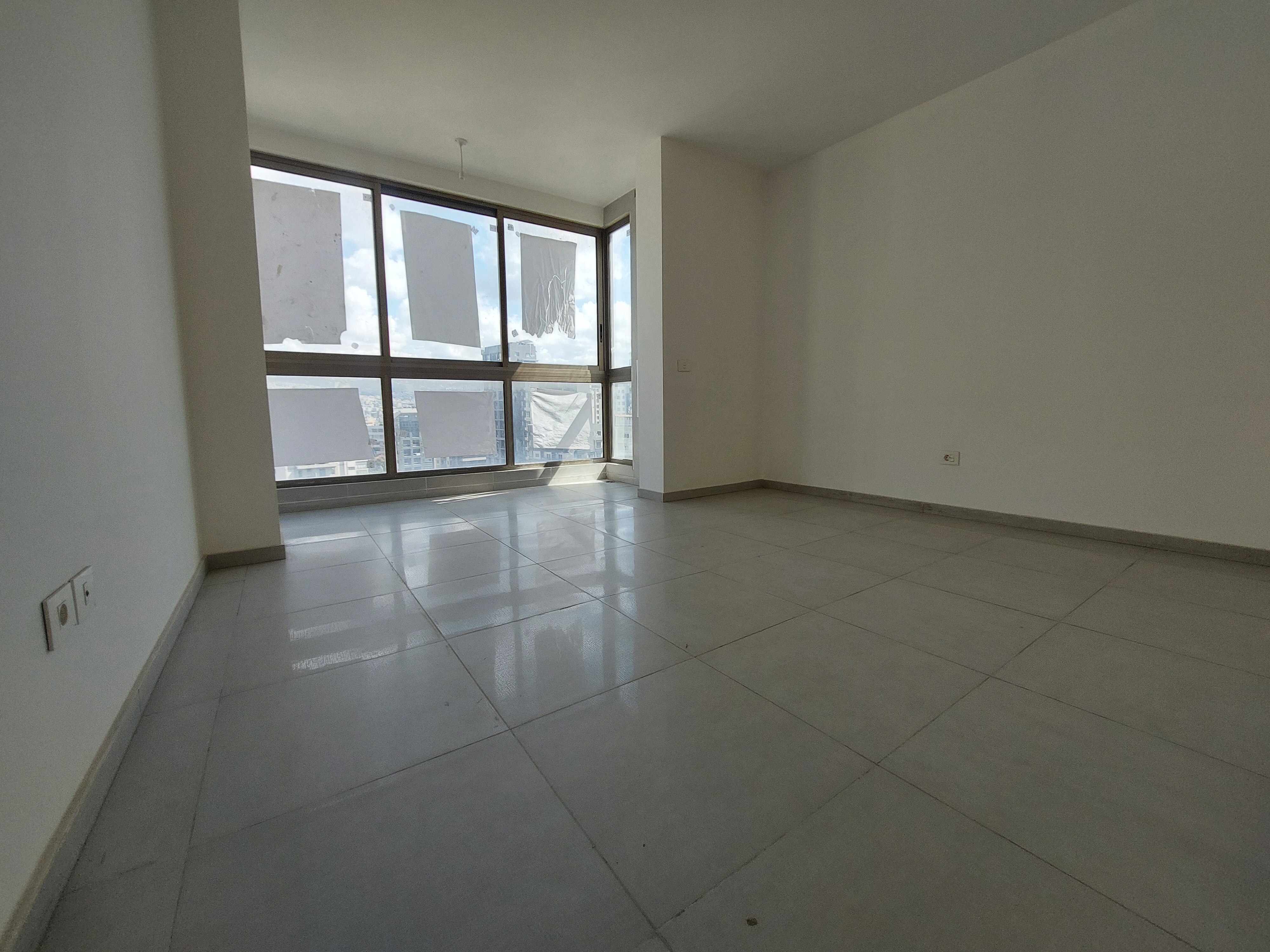 Badaro, Beirut, Lebanon, 4 Bedrooms Bedrooms, 4 Rooms Rooms,5 BathroomsBathrooms,Apartment,Buy,20187701486