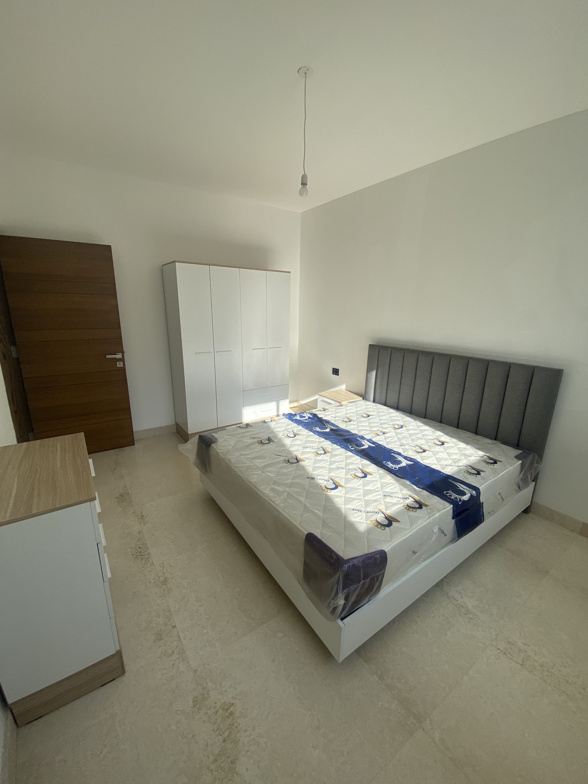 Raouche, Beirut, Beirut, 3 Bedrooms Bedrooms, 3 Rooms Rooms,4 BathroomsBathrooms,Apartment,Buy,10535305955