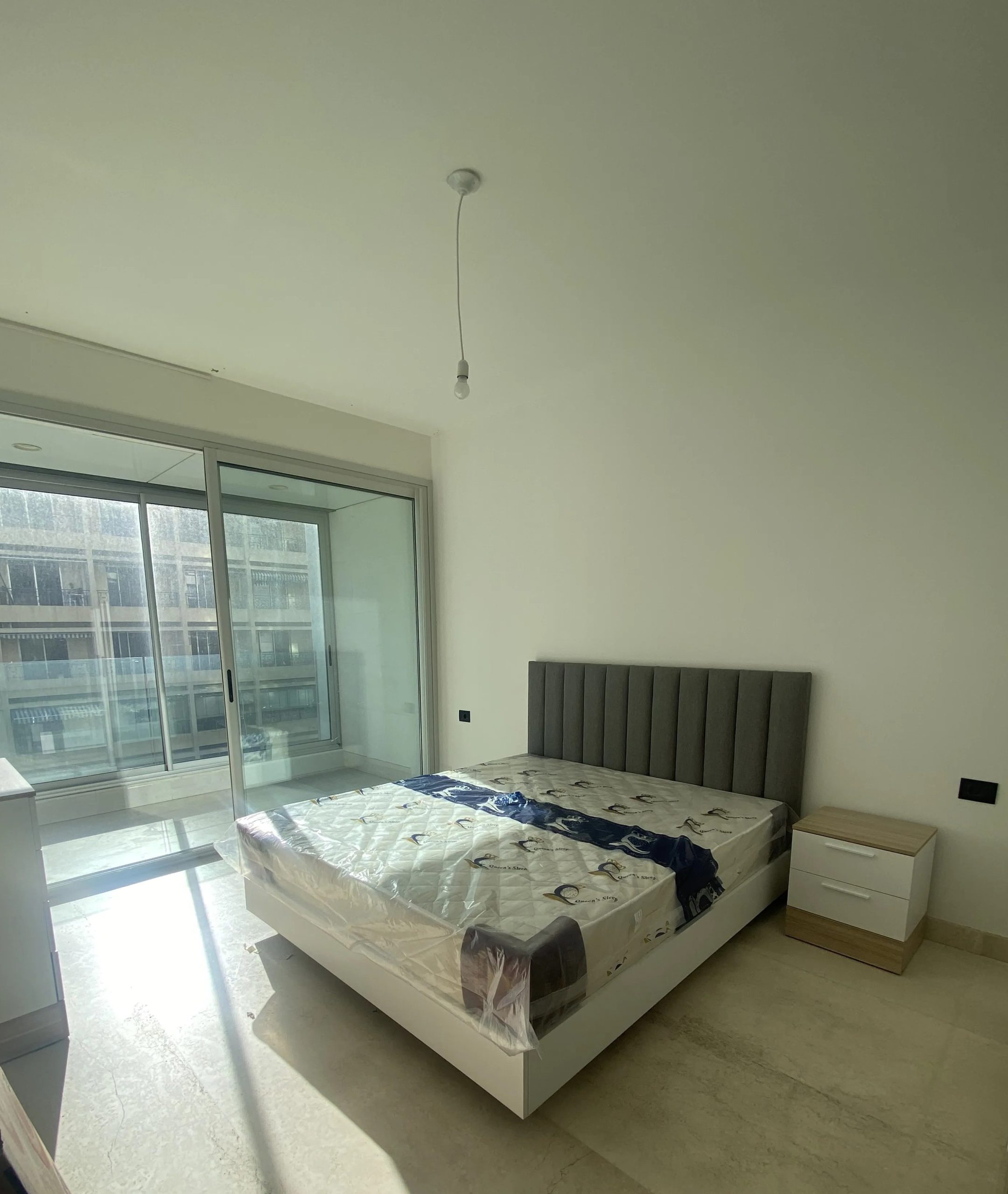 Raouche, Beirut, Beirut, 3 Bedrooms Bedrooms, 3 Rooms Rooms,4 BathroomsBathrooms,Apartment,Buy,10535305955