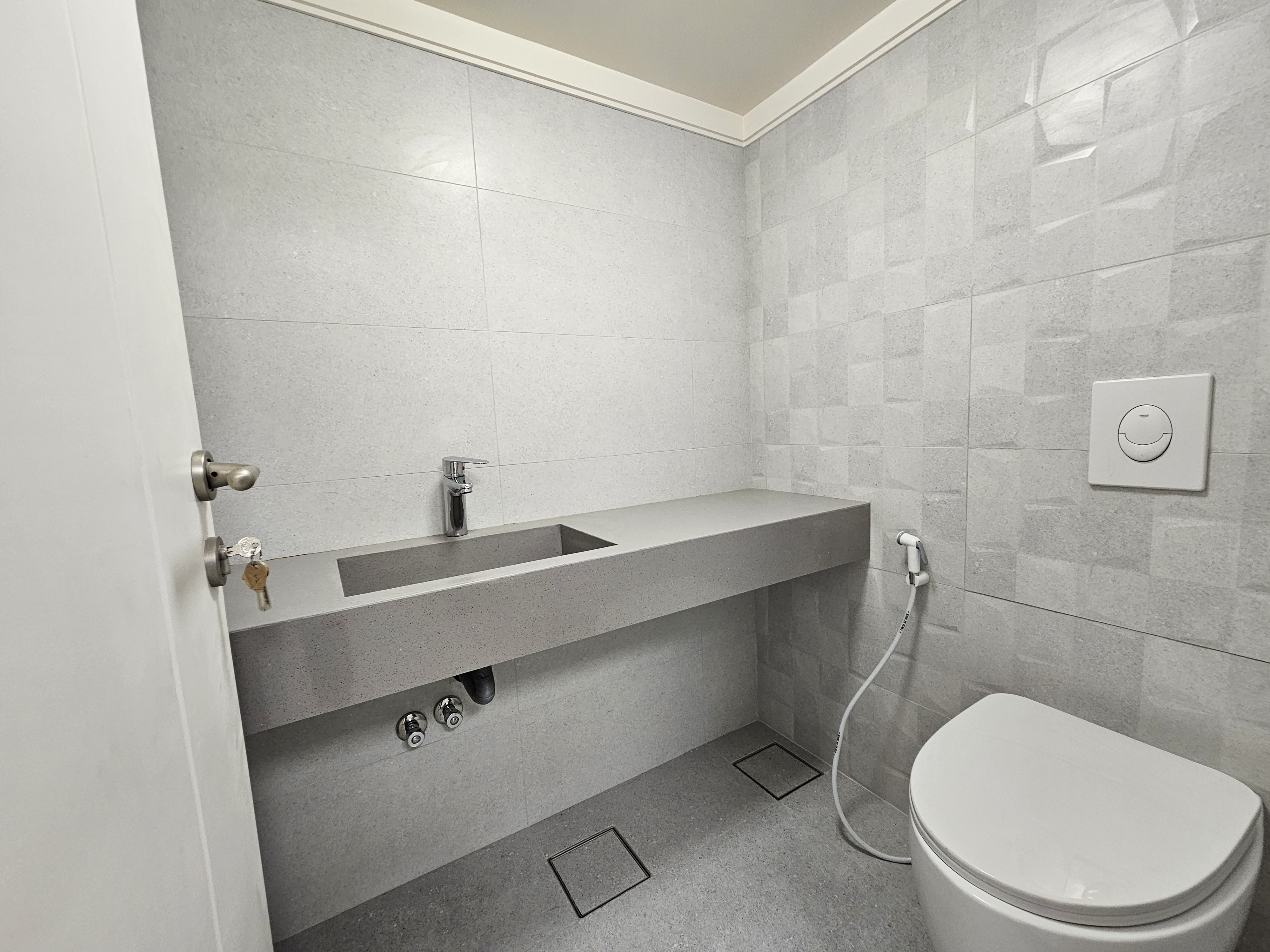 Hamra, Beirut, Lebanon, ,1 BathroomBathrooms,Office,Rent,10859924417