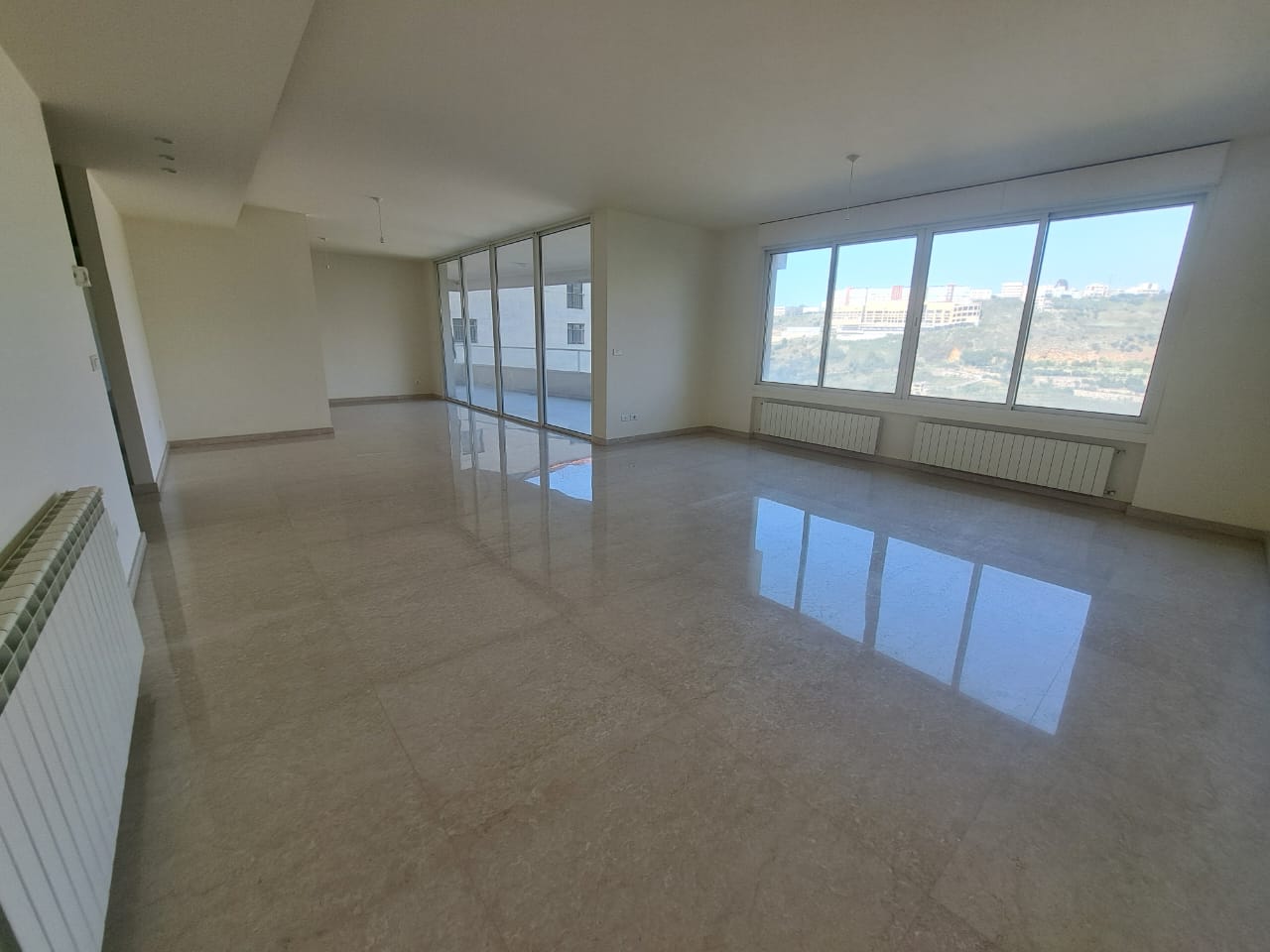 Hazmieh, Baabda, Mount Lebanon, 3 Bedrooms Bedrooms, 3 Rooms Rooms,4 BathroomsBathrooms,Apartment,Buy,11498265833