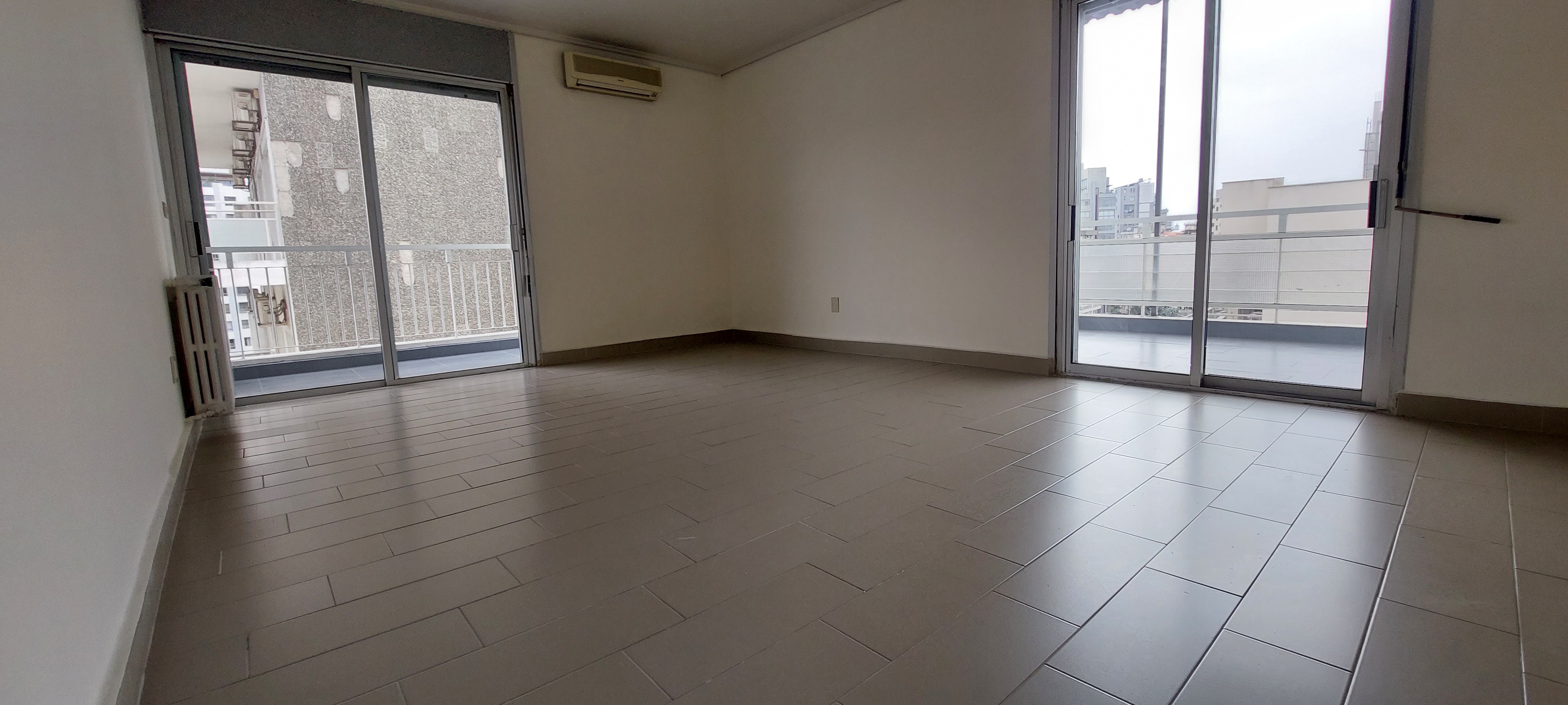 Badaro, Beirut, Beirut, 3 Bedrooms Bedrooms, 3 Rooms Rooms,3 BathroomsBathrooms,Apartment,Rent,11848176348