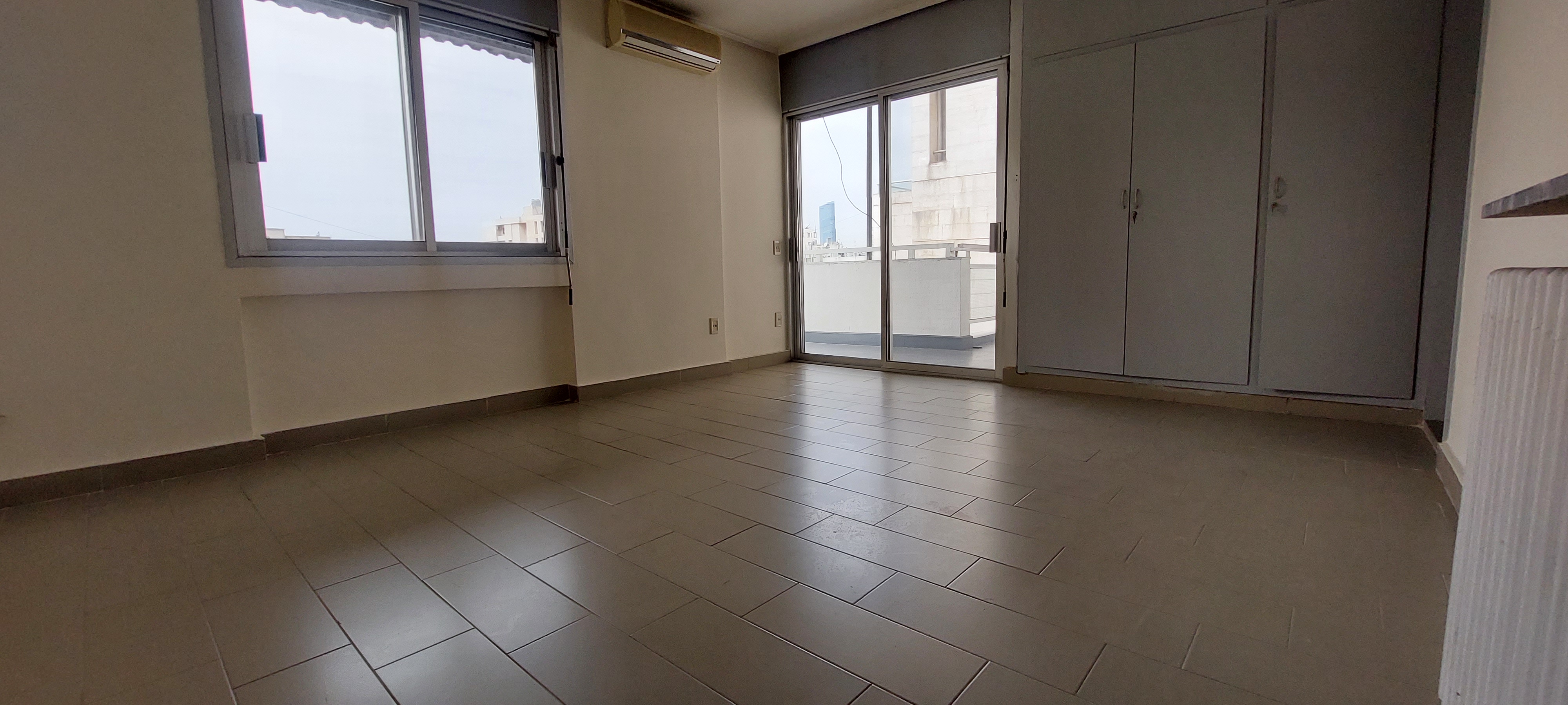 Badaro, Beirut, Beirut, 3 Bedrooms Bedrooms, 3 Rooms Rooms,3 BathroomsBathrooms,Apartment,Rent,11848176348