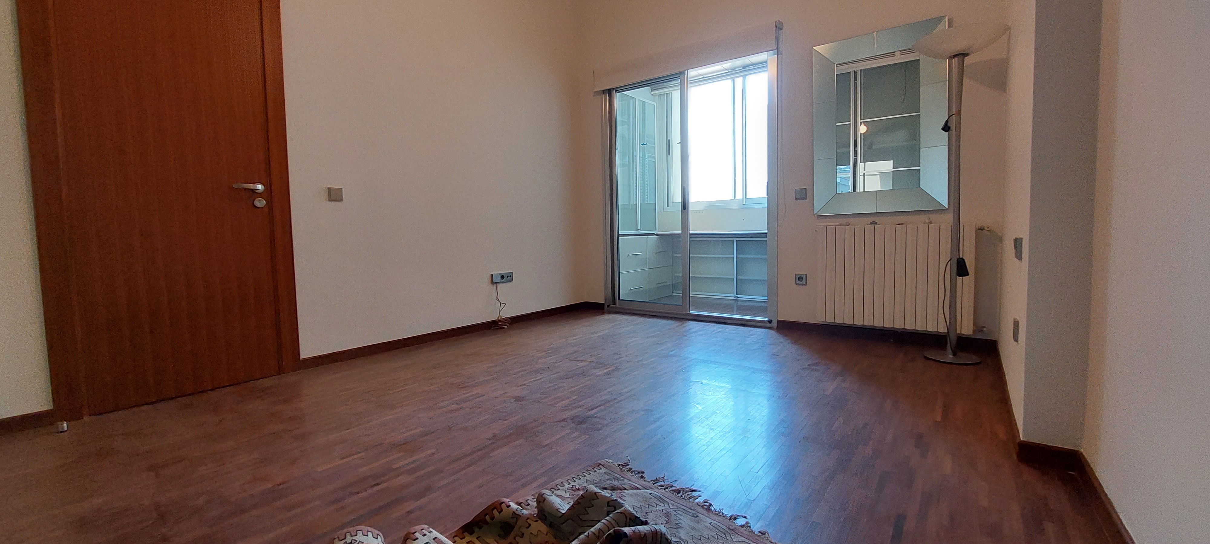 Badaro, Beirut, Beirut, 3 Bedrooms Bedrooms, 3 Rooms Rooms,4 BathroomsBathrooms,Apartment,Rent,11811798260