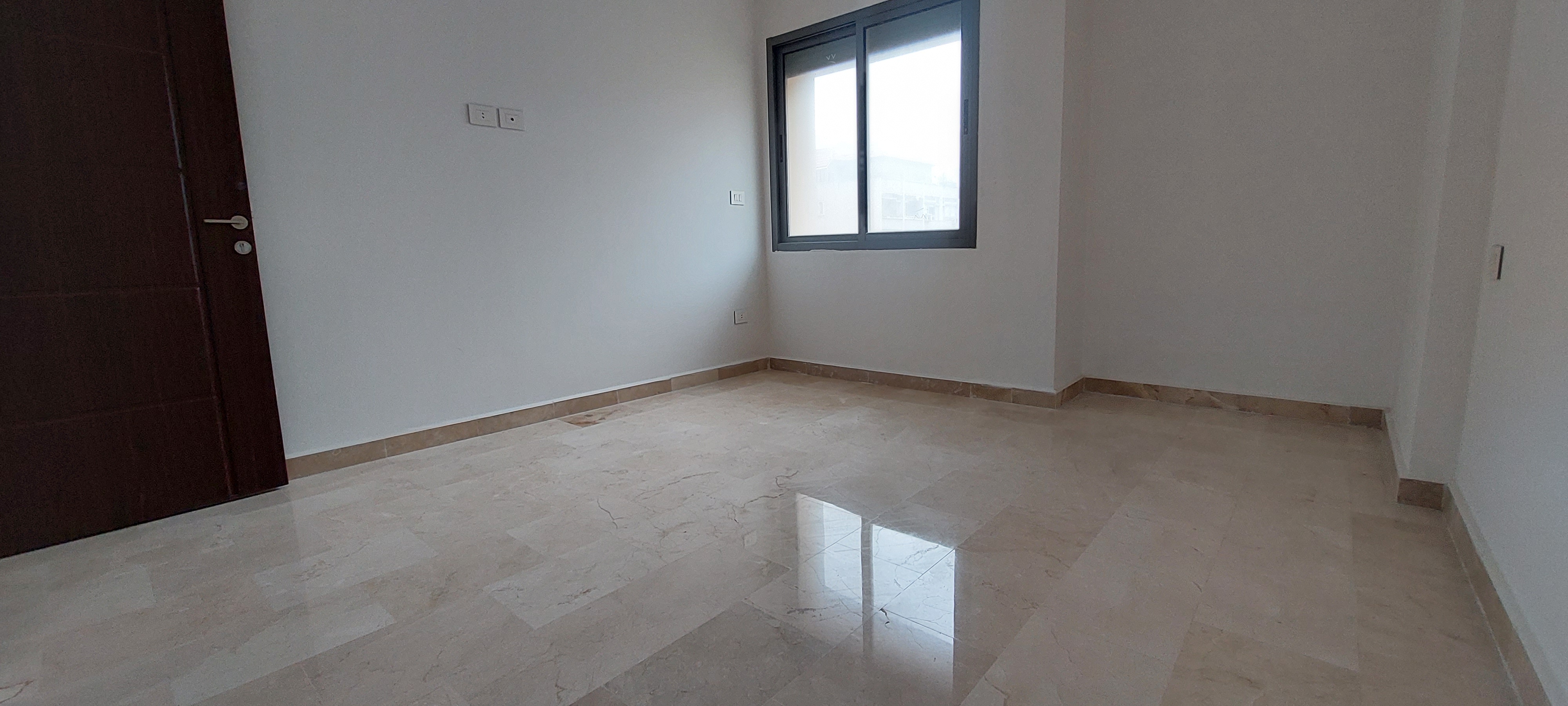 Badaro, Beirut, Lebanon, 3 Bedrooms Bedrooms, 3 Rooms Rooms,4 BathroomsBathrooms,Apartment,Buy,12101097407