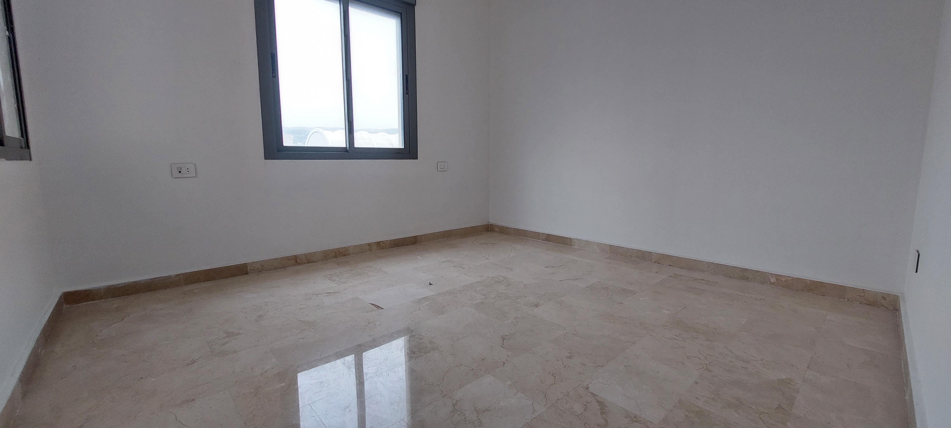 Badaro, Beirut, Lebanon, 3 Bedrooms Bedrooms, 3 Rooms Rooms,4 BathroomsBathrooms,Apartment,Buy,12101097407