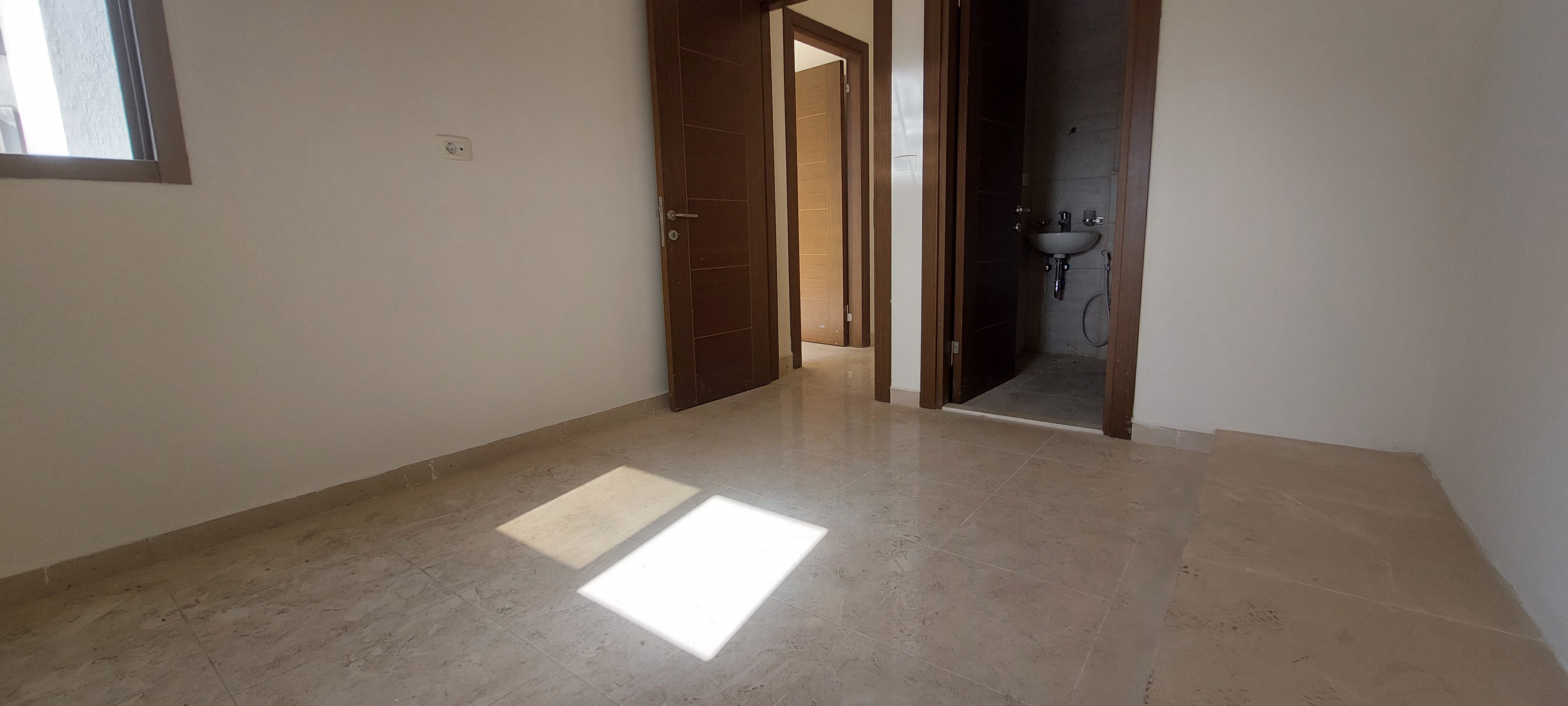 Achrafieh, Beirut, Beirut, 2 Bedrooms Bedrooms, 2 Rooms Rooms,2 BathroomsBathrooms,Apartment,Rent,12737258442