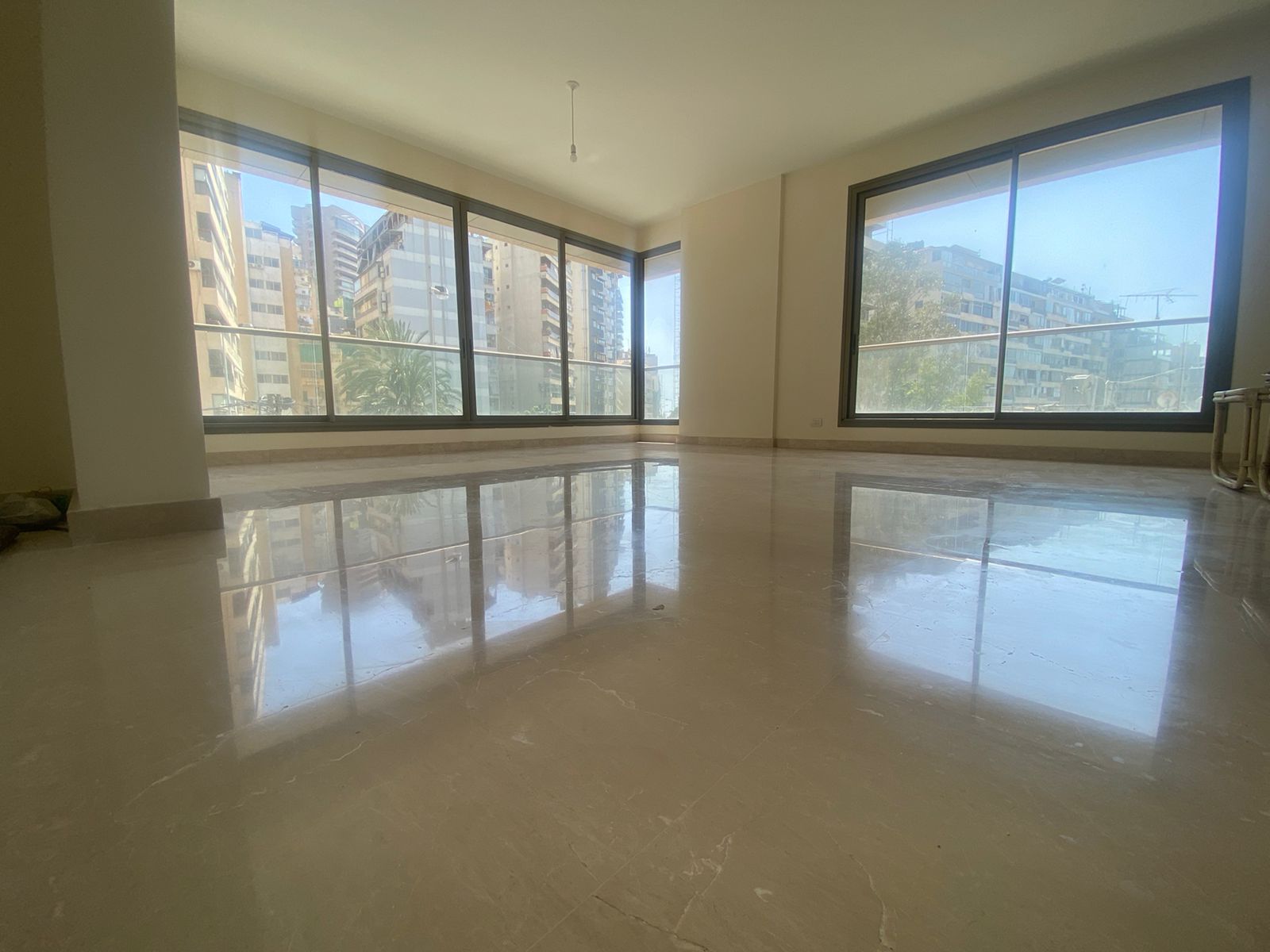 Manara, Beirut, Beirut, 3 Bedrooms Bedrooms, 3 Rooms Rooms,3 BathroomsBathrooms,Apartment,Buy,13226146551