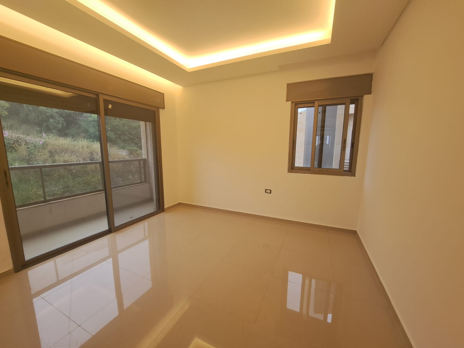 Louaize, Baabda, Mount Lebanon, 3 Bedrooms Bedrooms, 3 Rooms Rooms,4 BathroomsBathrooms,Apartment,Buy,13274715615