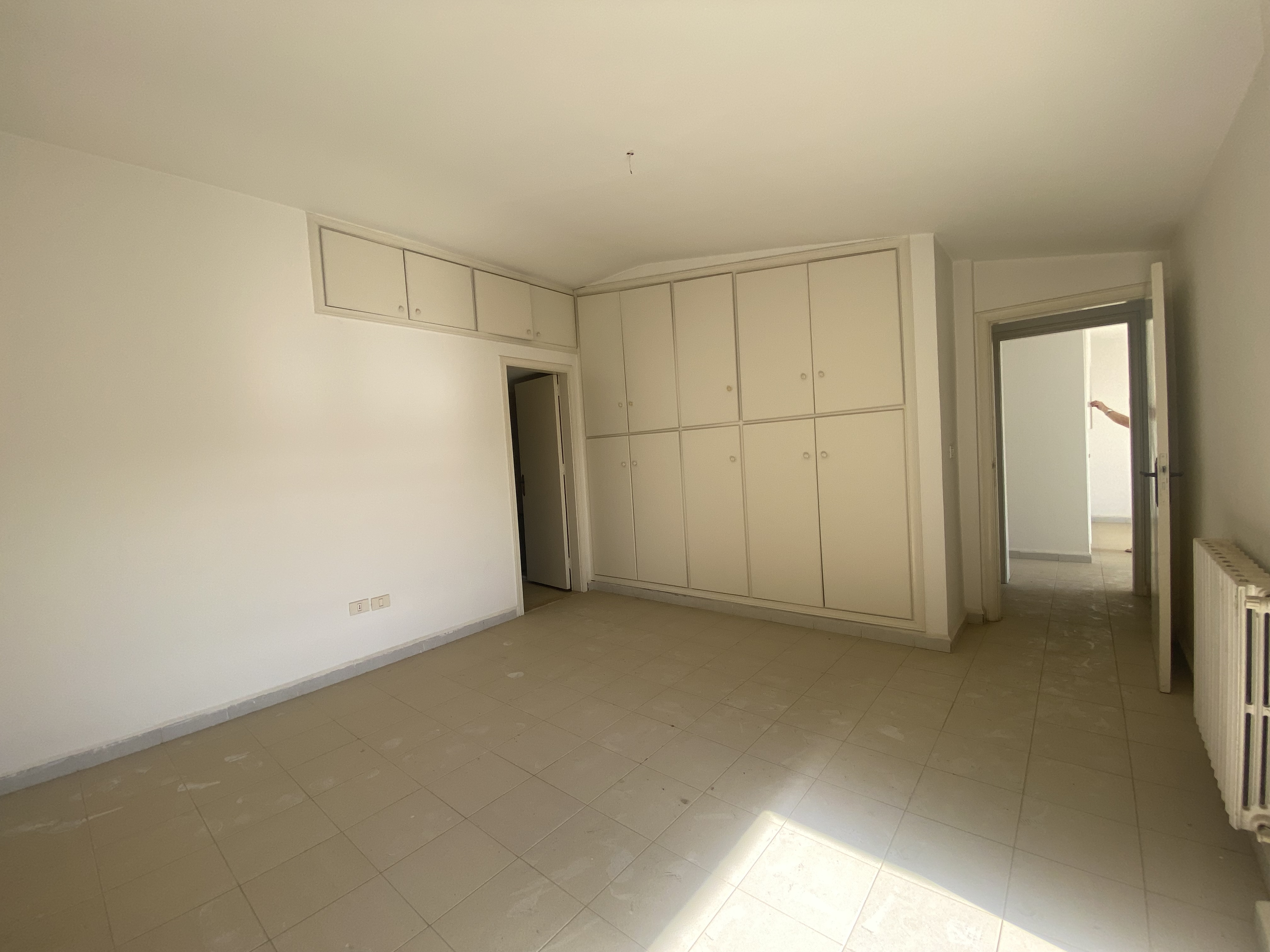 Qornet El Hamra, Metn, Mount Lebanon, 3 Bedrooms Bedrooms, 3 Rooms Rooms,4 BathroomsBathrooms,Apartment,Buy,13611391936