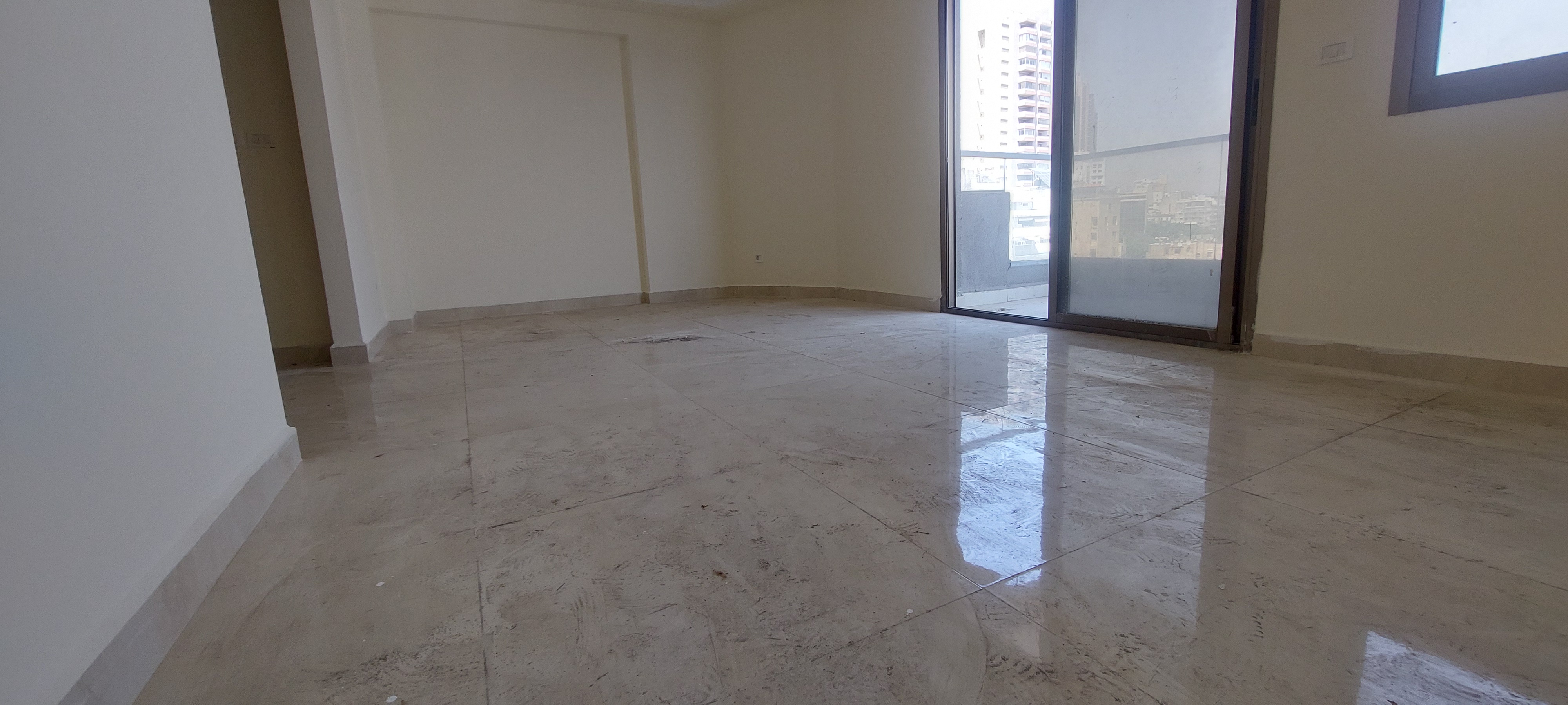 Achrafieh, Beirut, Beirut, 3 Bedrooms Bedrooms, 3 Rooms Rooms,2 BathroomsBathrooms,Apartment,Buy,14688823227