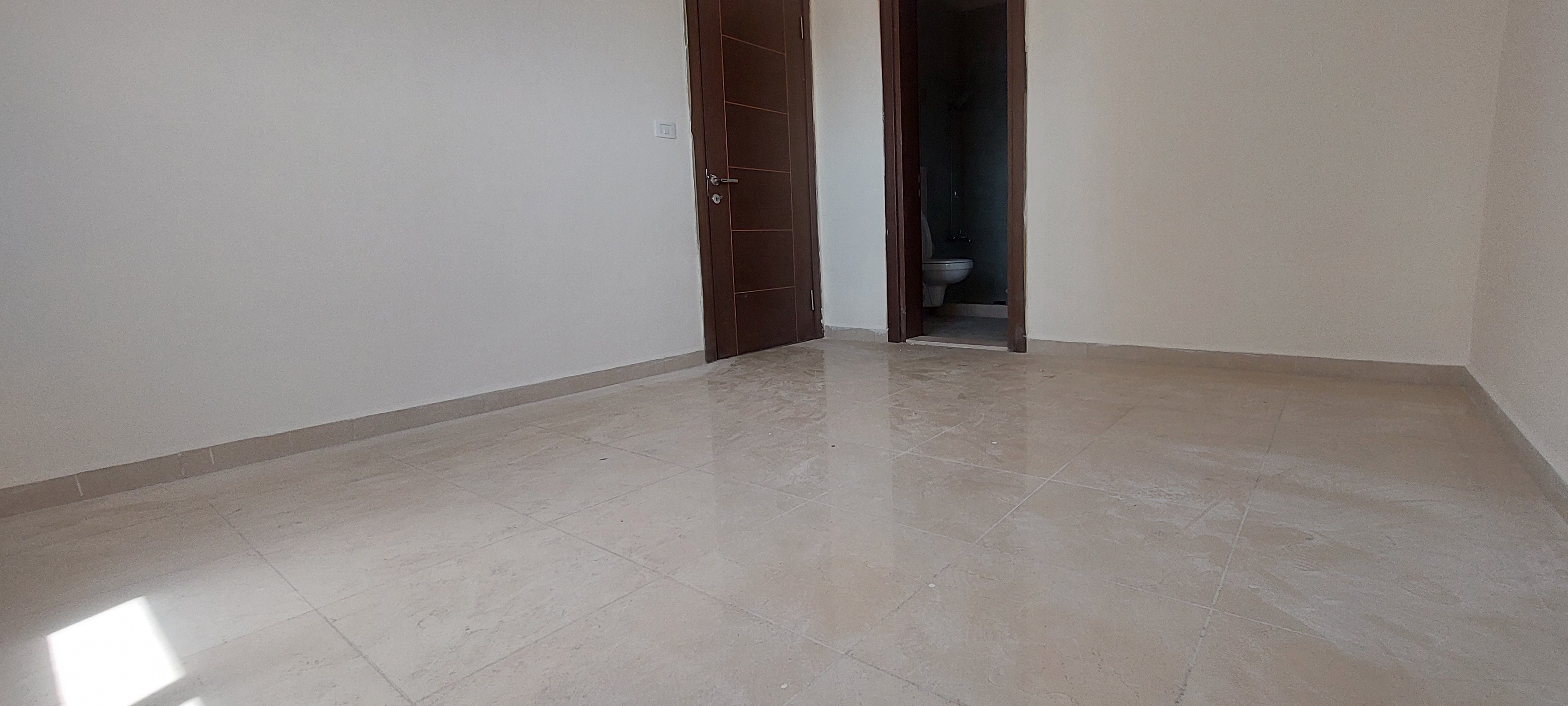 Achrafieh, Beirut, Beirut, 3 Bedrooms Bedrooms, 3 Rooms Rooms,2 BathroomsBathrooms,Apartment,Buy,14688823227