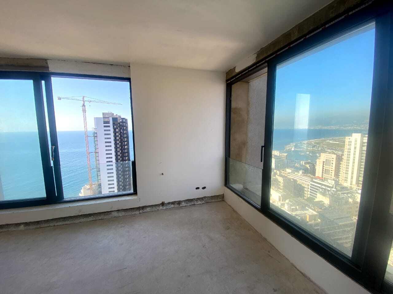 Ain El Mreisseh, Beirut, Beirut, 3 Bedrooms Bedrooms, 3 Rooms Rooms,4 BathroomsBathrooms,Apartment,Buy,15135310314