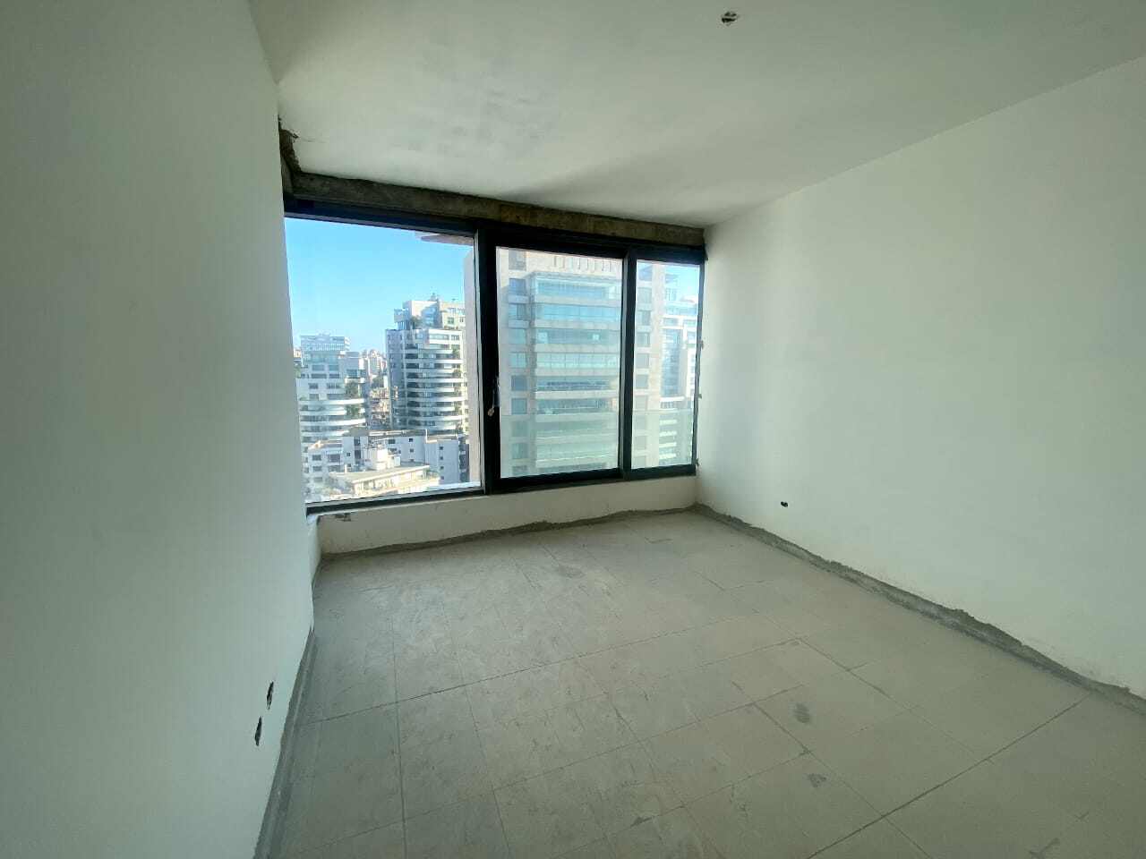 Ain El Mreisseh, Beirut, Beirut, 3 Bedrooms Bedrooms, 3 Rooms Rooms,4 BathroomsBathrooms,Apartment,Buy,15135310314