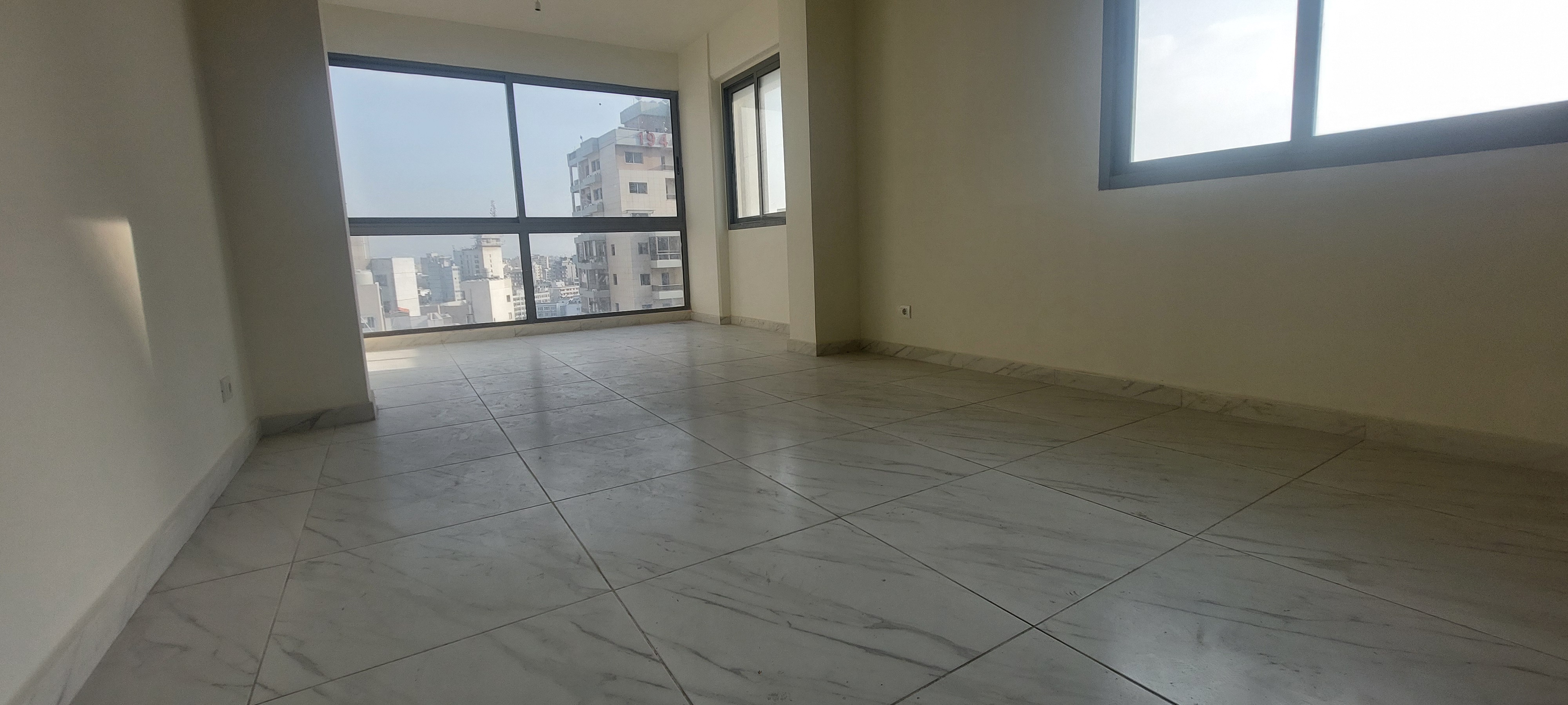 Achrafieh, Beirut, Lebanon, 2 Bedrooms Bedrooms, 2 Rooms Rooms,2 BathroomsBathrooms,Apartment,Buy,15146497529