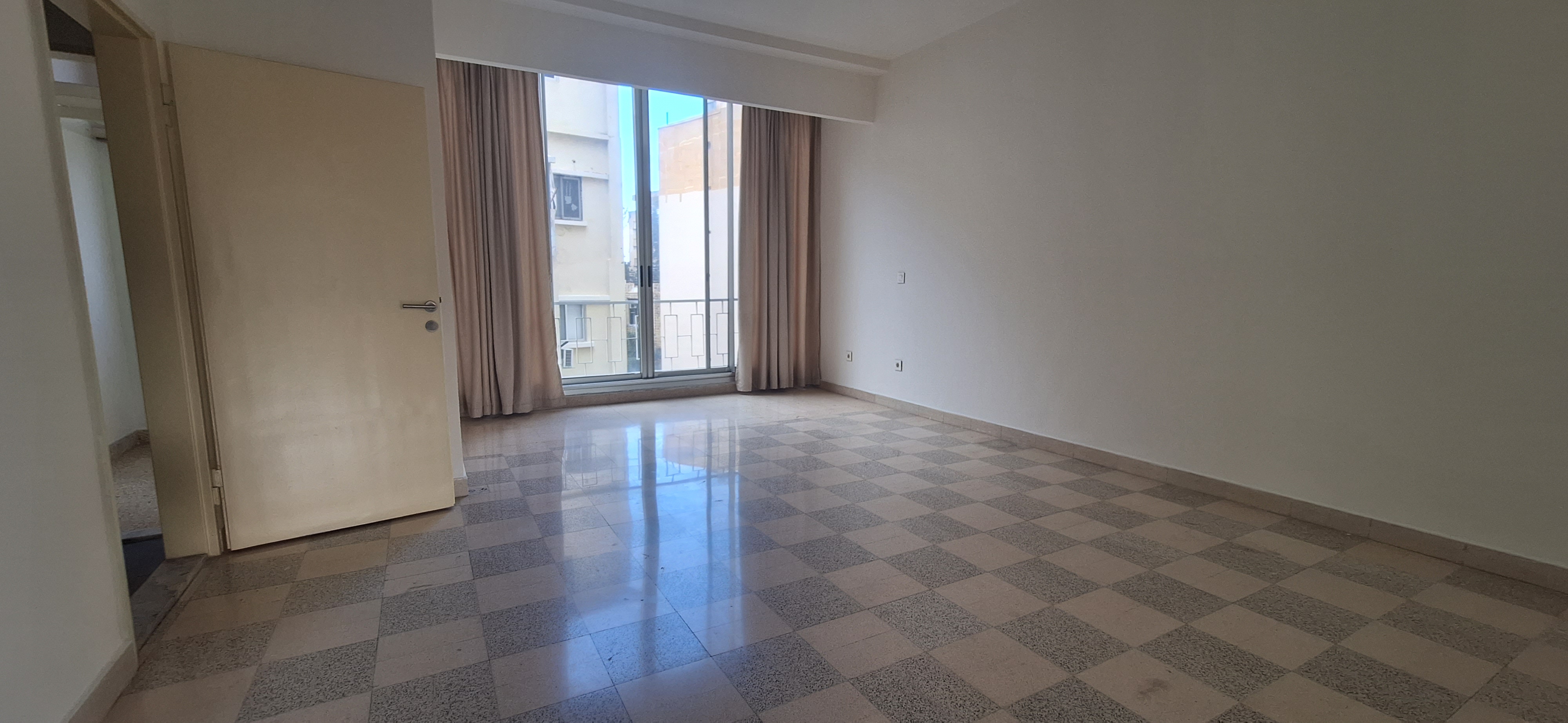 Achrafieh, Beirut, Beirut, 2 Bedrooms Bedrooms, 2 Rooms Rooms,3 BathroomsBathrooms,Apartment,Rent,15407106531