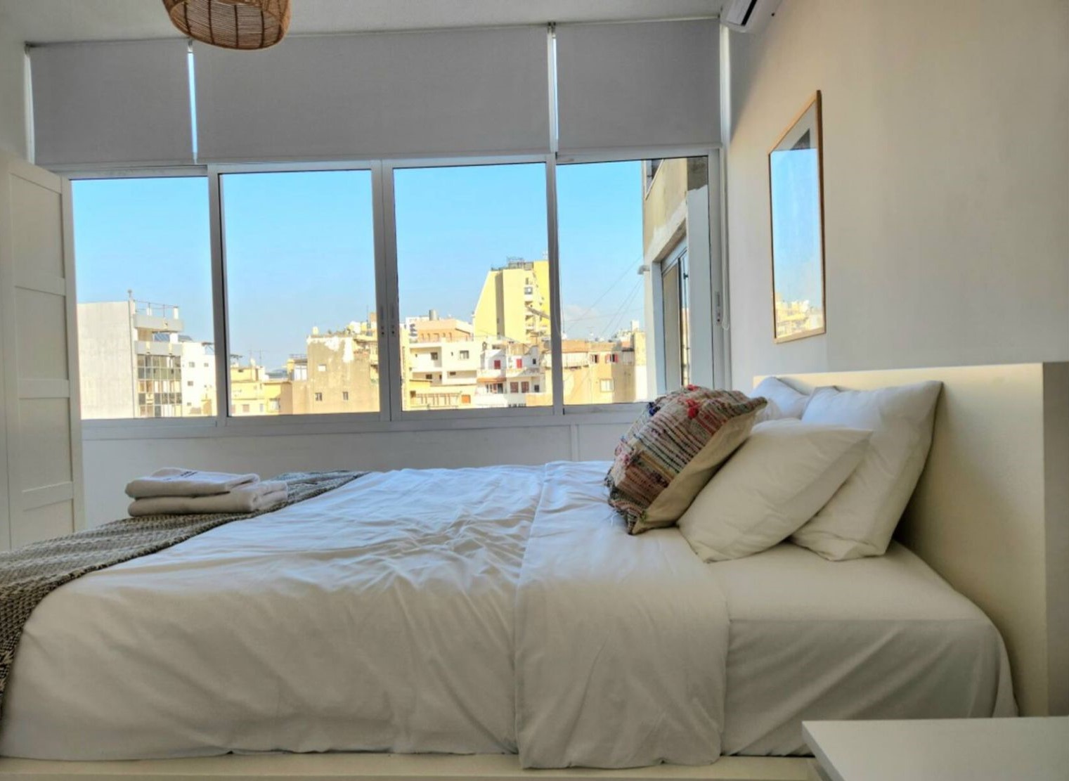 Gemmayzeh, Beirut, Beirut, 3 Bedrooms Bedrooms, 3 Rooms Rooms,3 BathroomsBathrooms,Apartment,Rent,16364966607